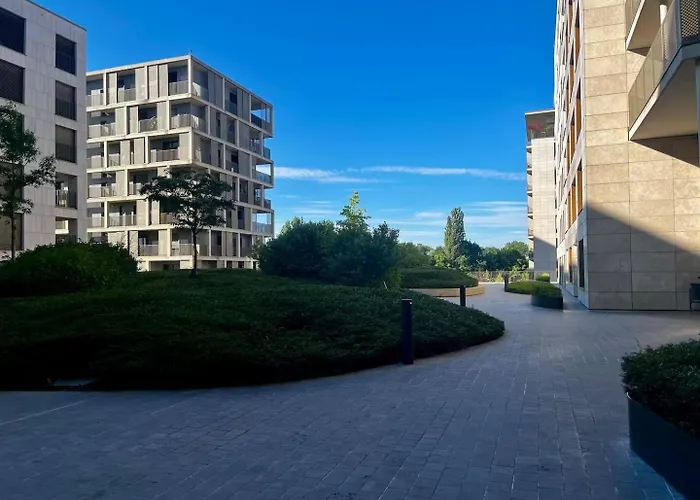 Urban Nest - Cloche D'or Апартаменты *